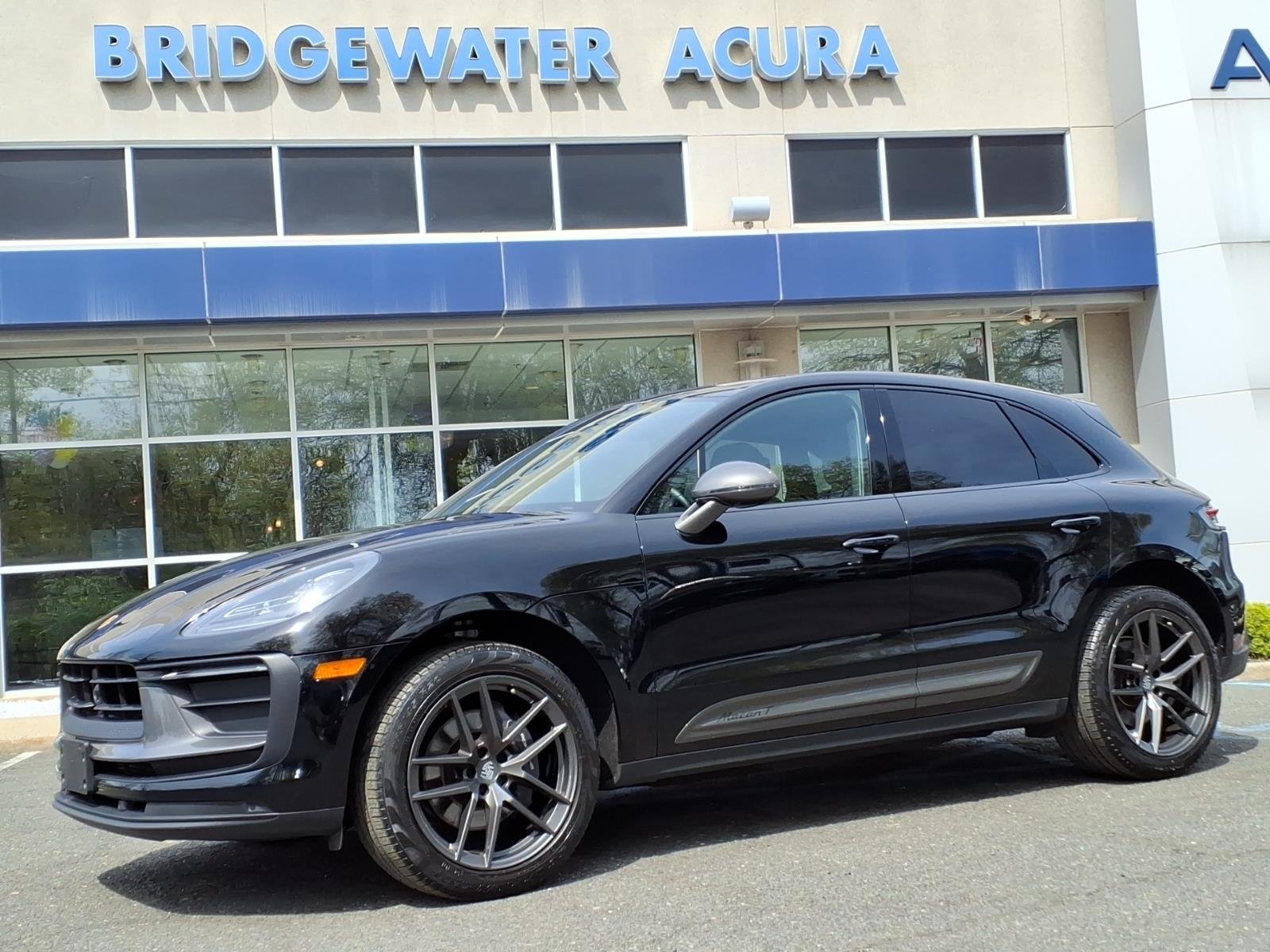 2023 Porsche Macan T