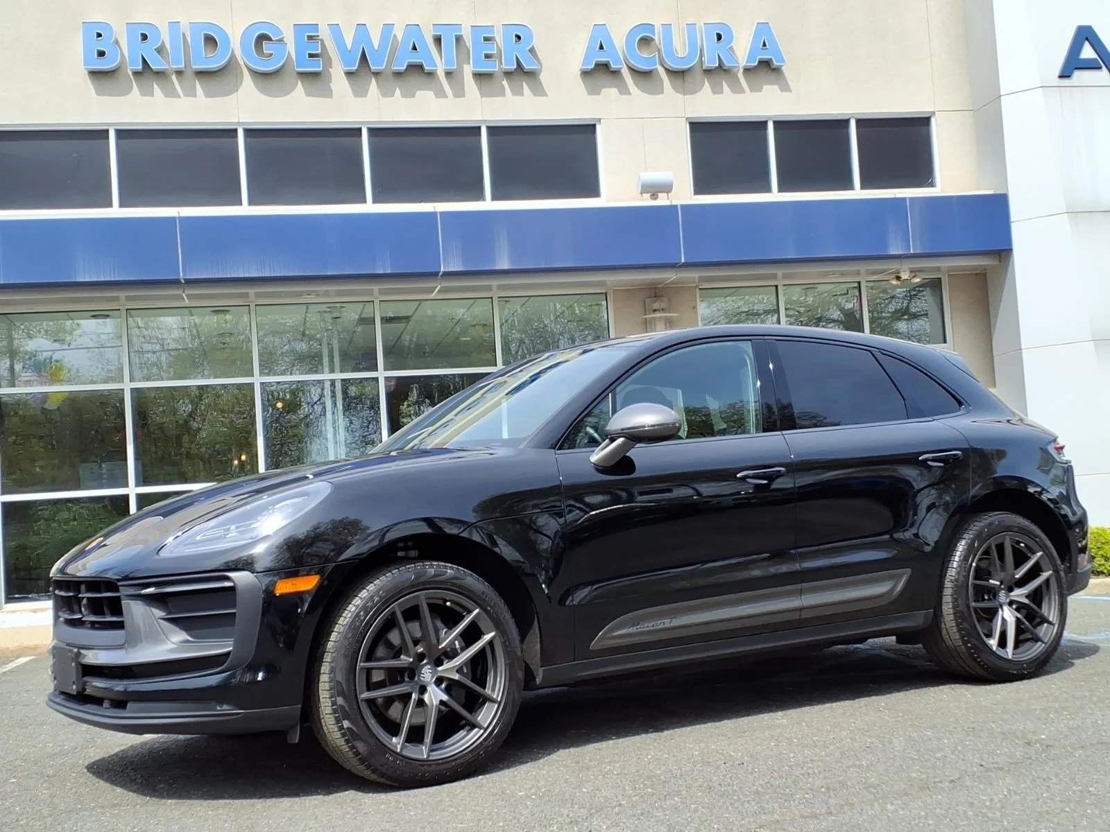 2023 Porsche Macan T
