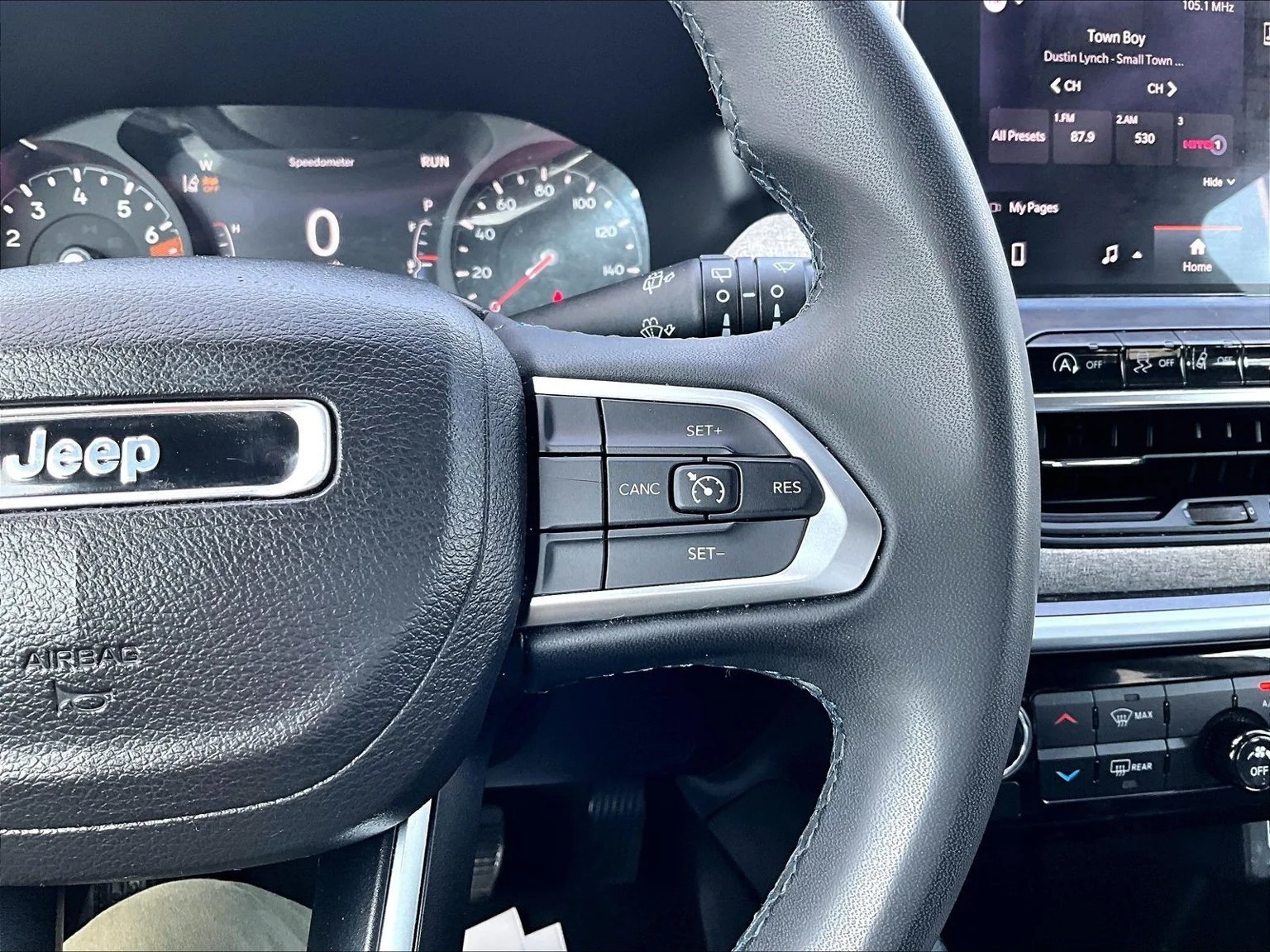 Used 2022 Gray Jeep Latitude image 17