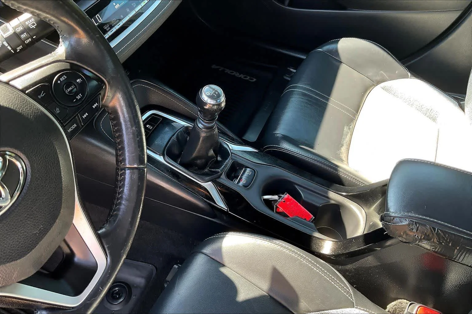 Used 2021 Wind Chill Pearl Toyota XSE image 16