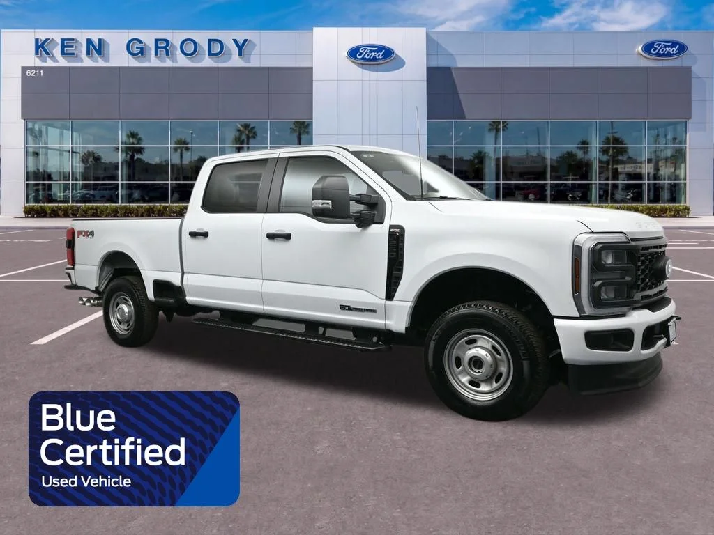 2025 Ford F-250 XL 4x4 Crew Cab 6-3/4' Box's photo
