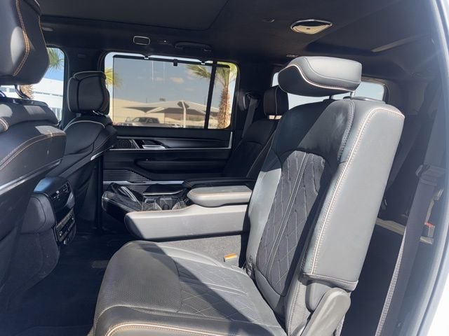 2024 Jeep Grand Wagoneer Series III - Photo 13
