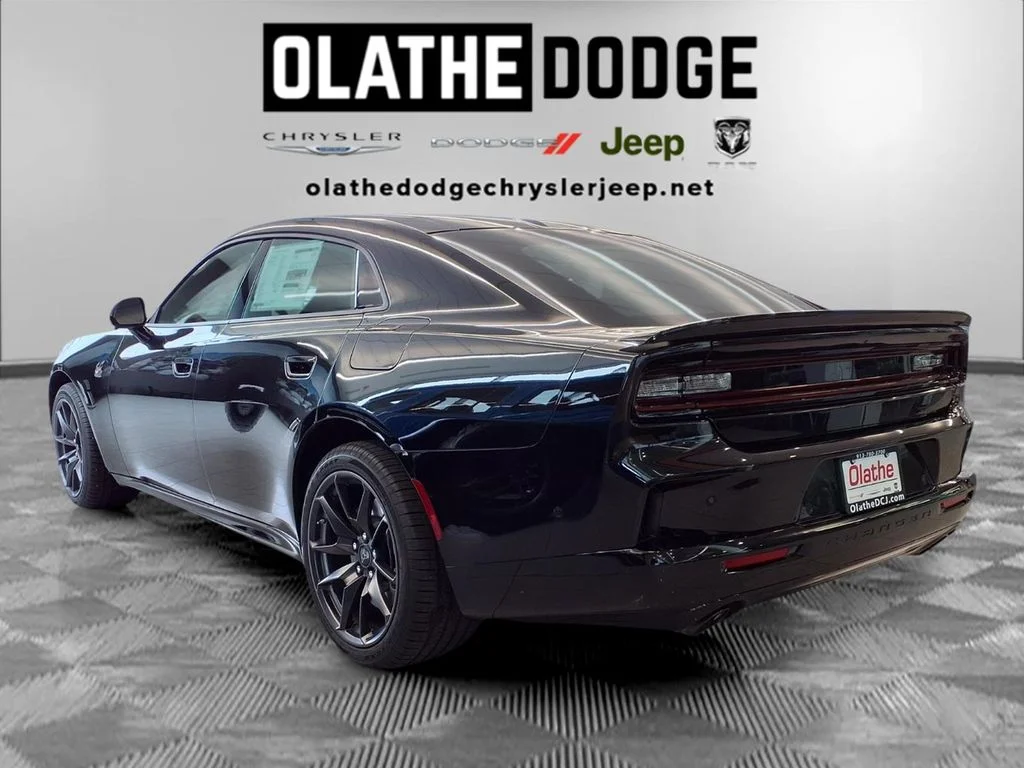 New 2026 Diamond Black Crystal Pearlcoat Dodge R/T Scat Pack image 3
