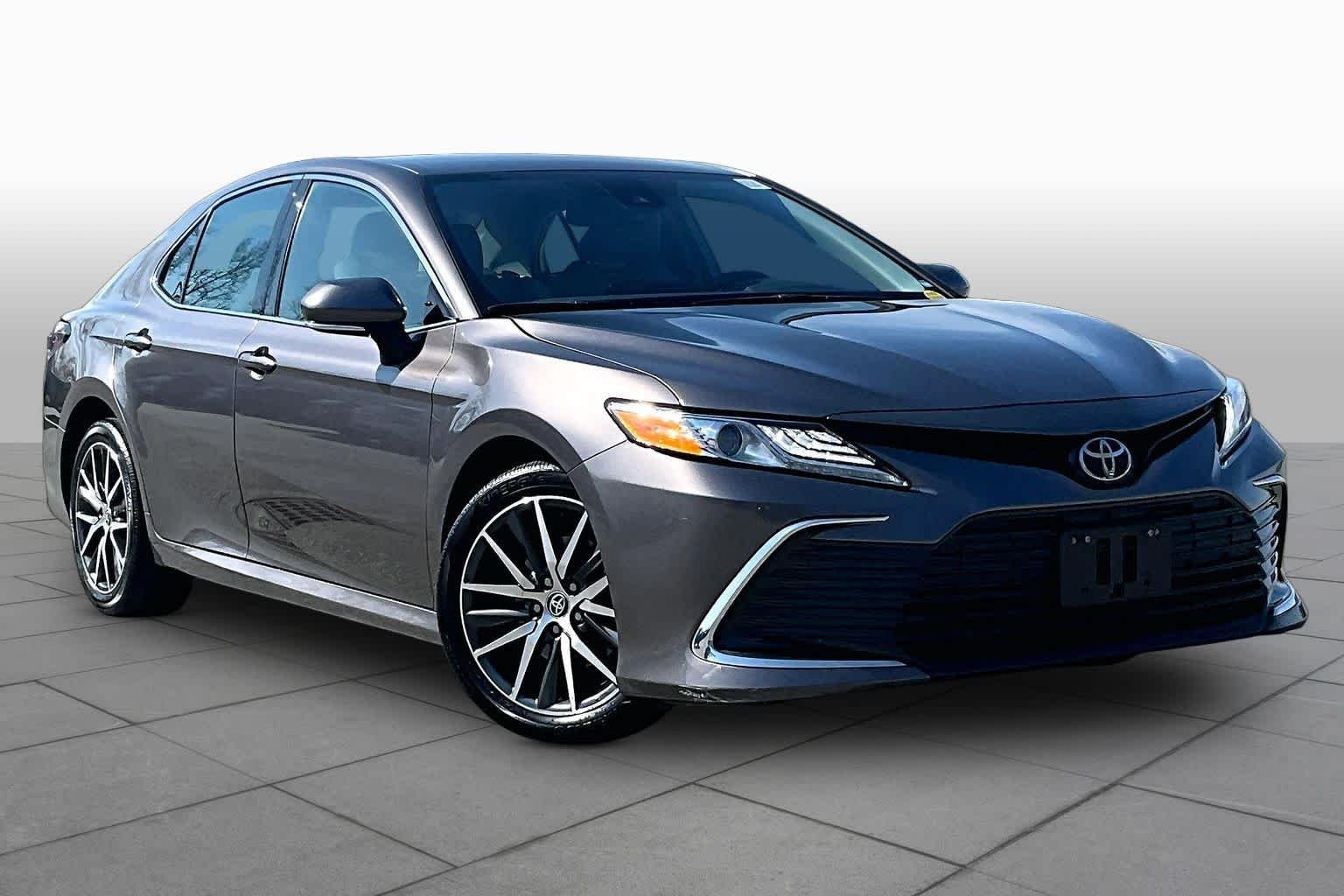 Used 2024 Predawn Gray Mica Toyota XLE image 3