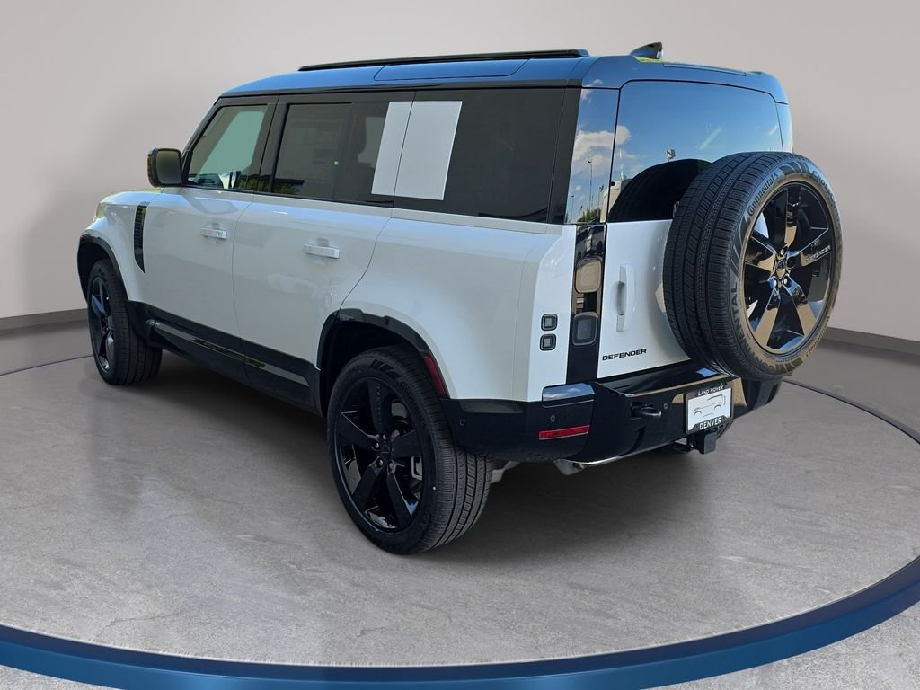 New 2026 Fuji White Land Rover X-Dynamic SE image 7