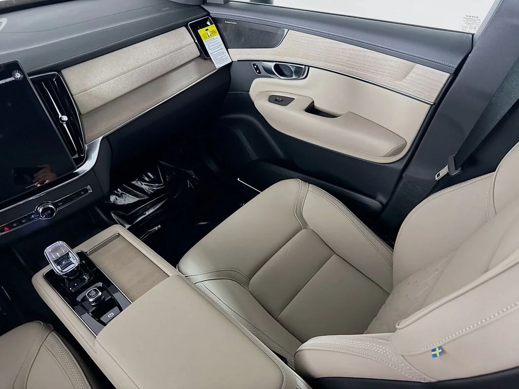 2026 Volvo XC90 Plus - Photo 24