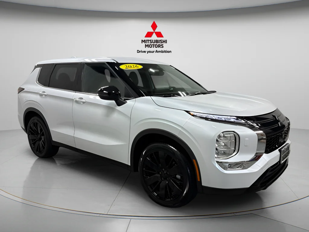 New 2026 White Diamond Mitsubishi LE image 2
