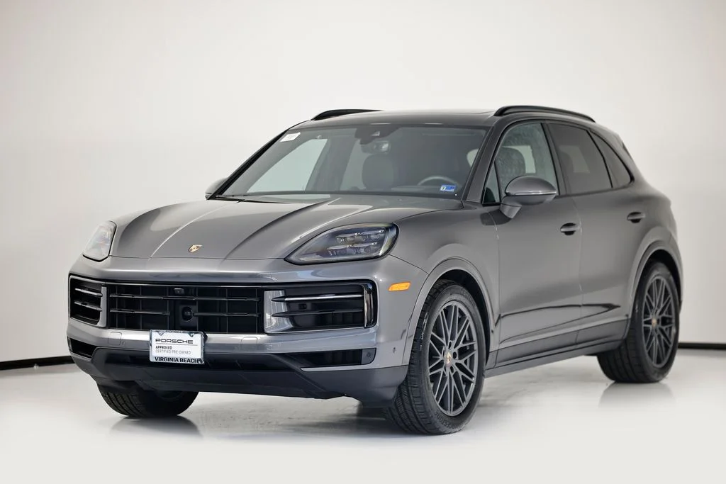 2025 Porsche Cayenne -'s photo