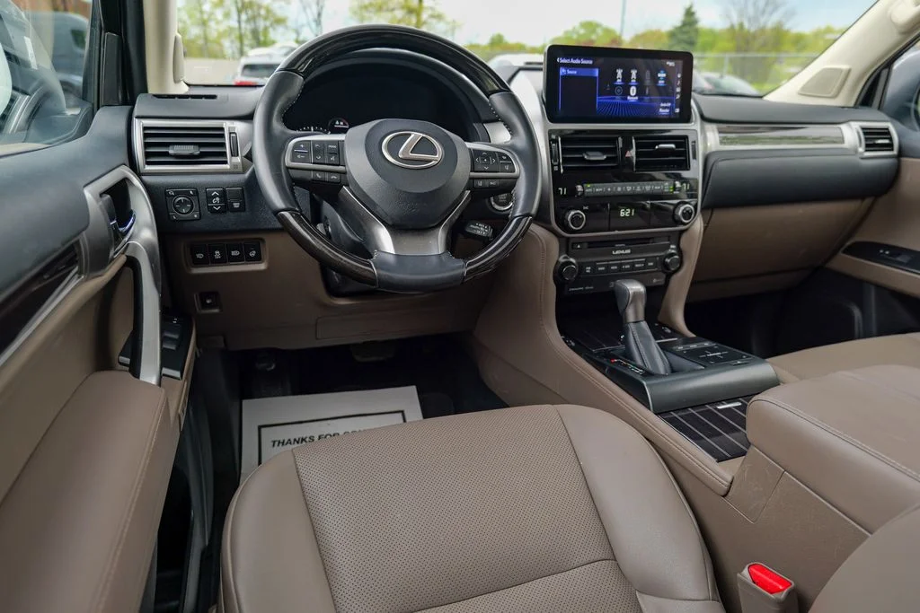 Used 2023 White Pearl Lexus 460 image 40
