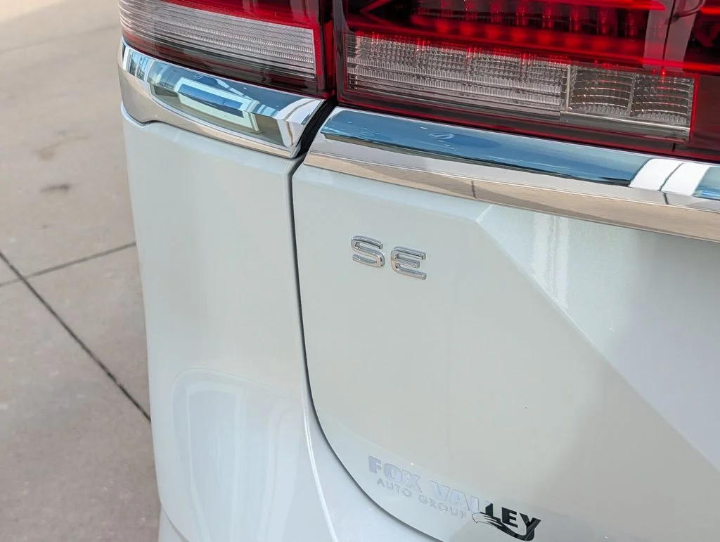New 2026 White/off-white Volkswagen 2.0T SE w/Technology image 5