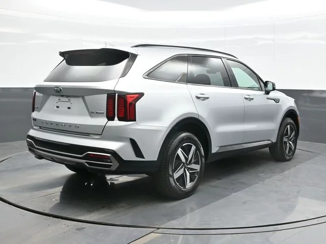 Used 2021 Silver Kia EX image 9