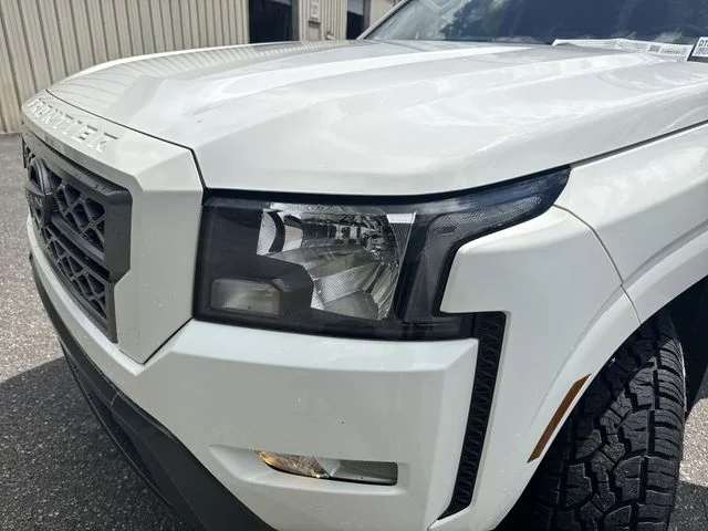 Used 2022 White Nissan SV image 30