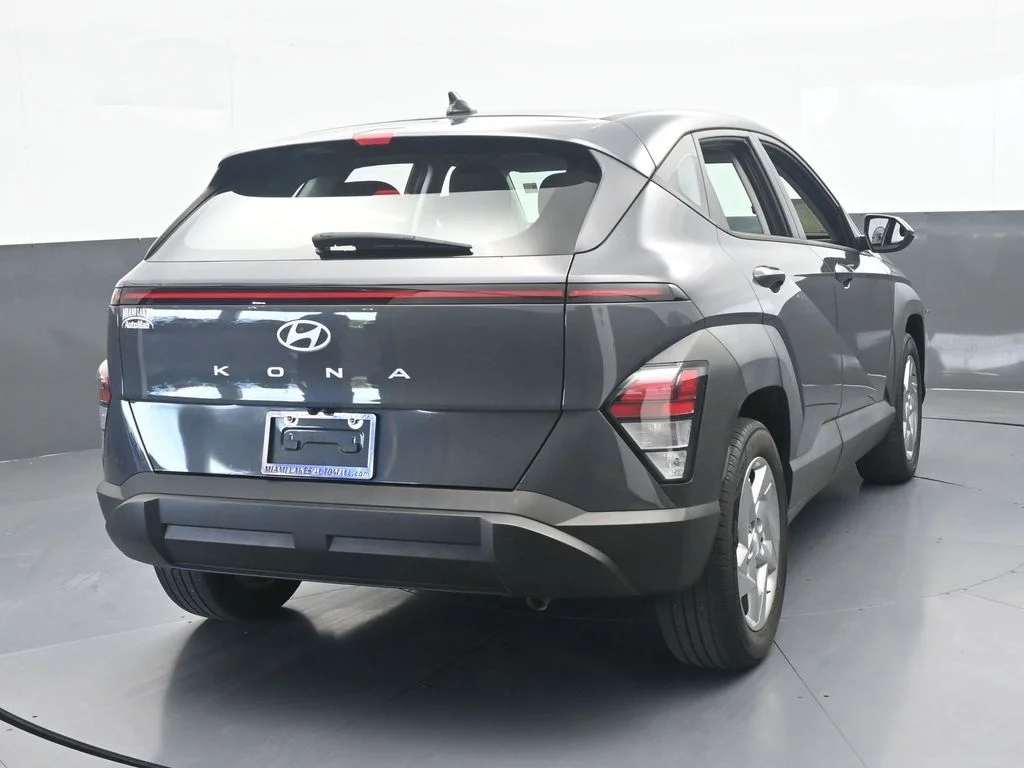 Used 2024 Ecotronic Gray Pearl Hyundai SE image 5
