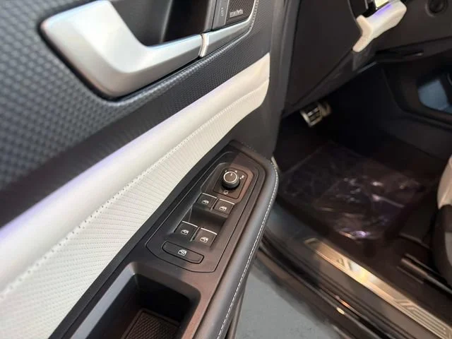 2026 Volkswagen Atlas Cross Sport SEL Premium R-LINE - Photo 26