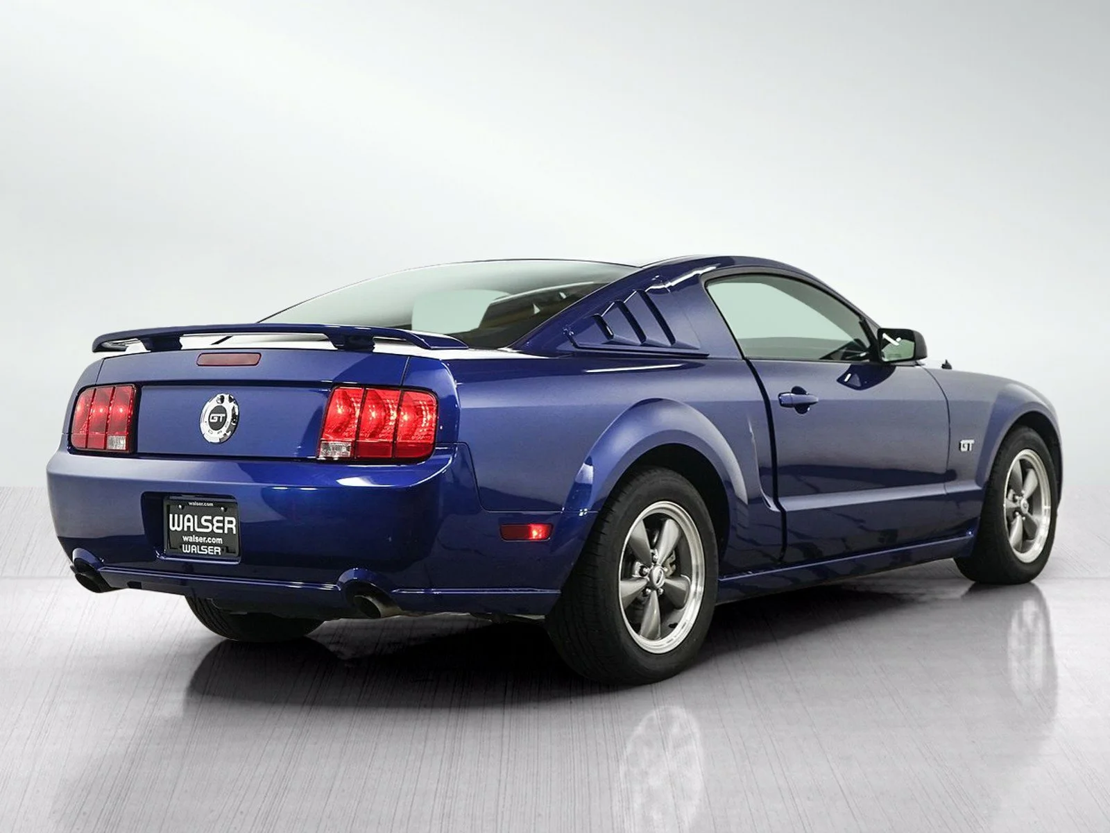 Used 2005  Ford GT Premium image 5