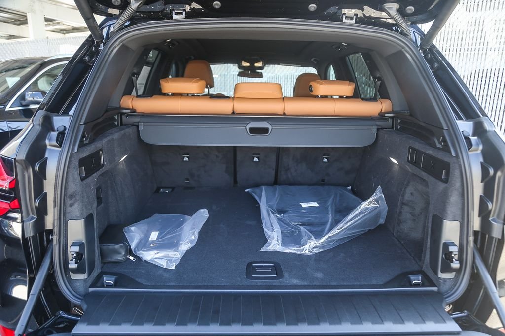 New 2026 Black Sapphire Metallic BMW xDrive40i image 21