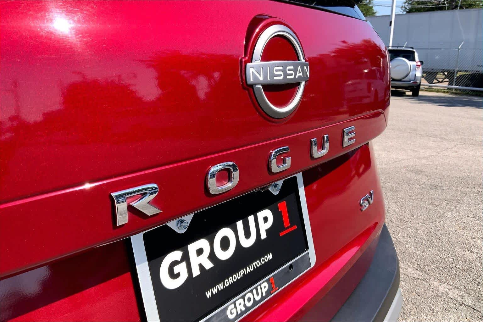 Used 2023 Scarlet Ember Tintcoat Nissan SV image 31