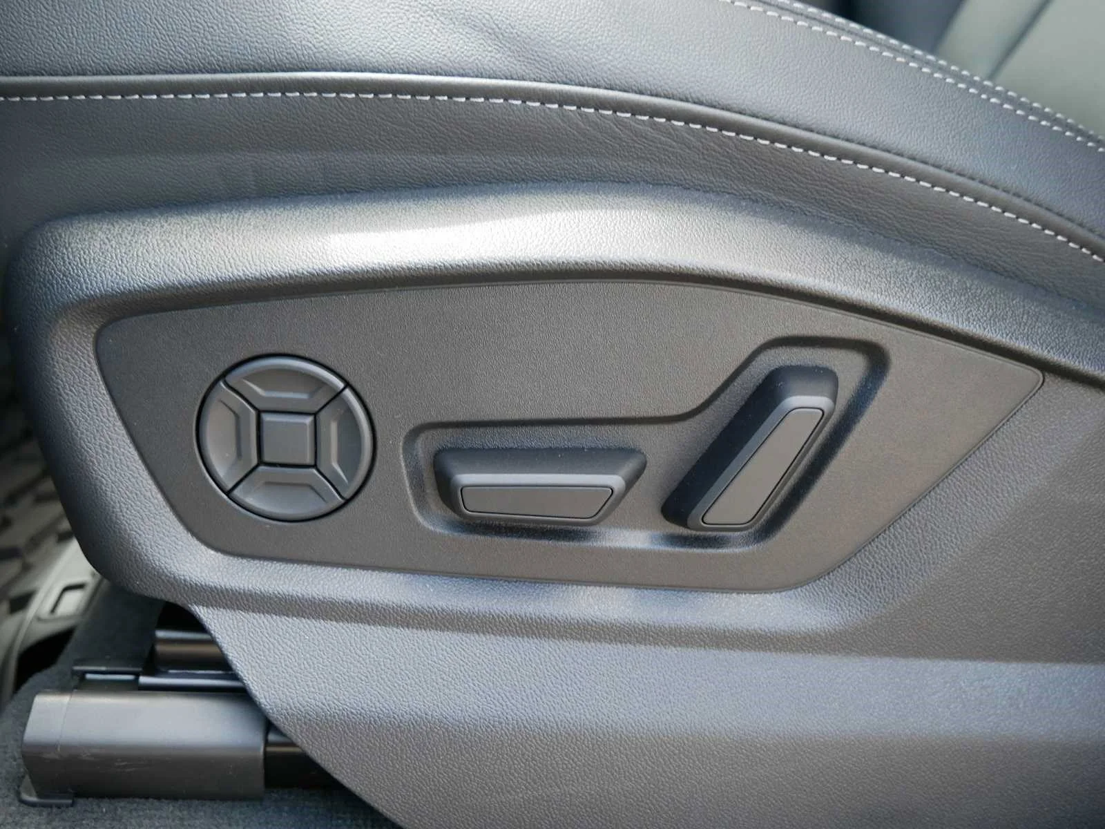 Used 2025 Glacier White Metallic Audi Premium Plus image 15