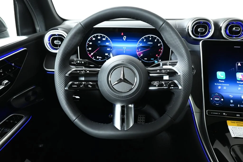 Used 2026  Mercedes-Benz GLC 300 image 14