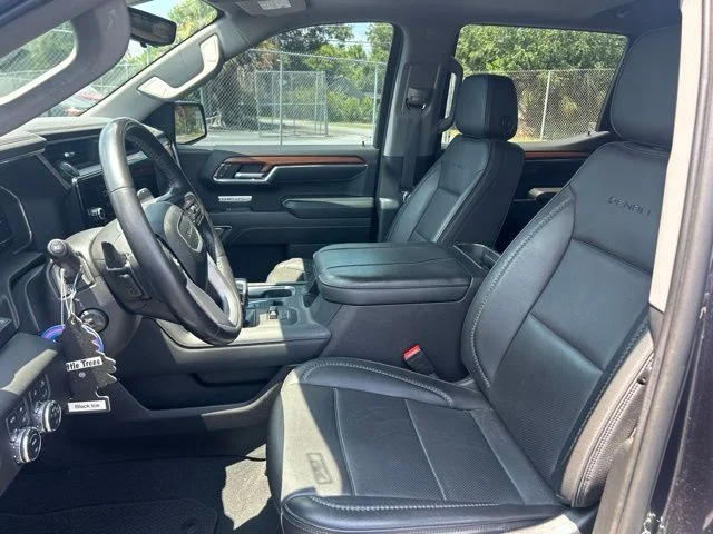 Used 2023 Silver GMC Denali image 7