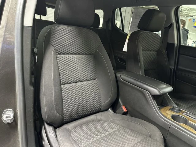 Used 2019 Gray GMC SLE-2 image 27
