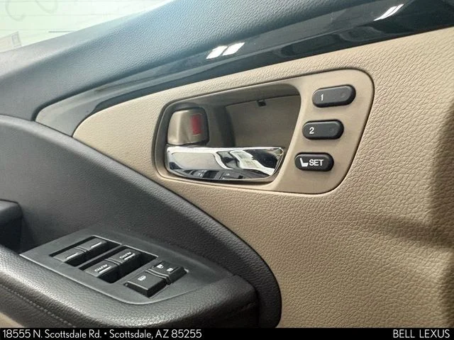 Used 2021 White Honda Touring image 17