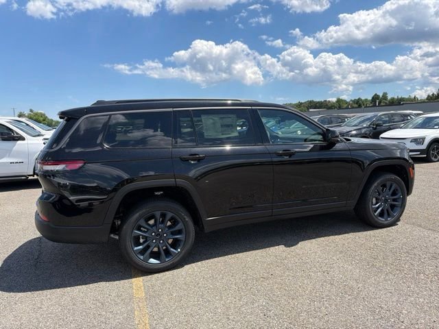 New 2026 Diamond Black Crystal Pearl-Coat Exterior Paint Jeep  image 3