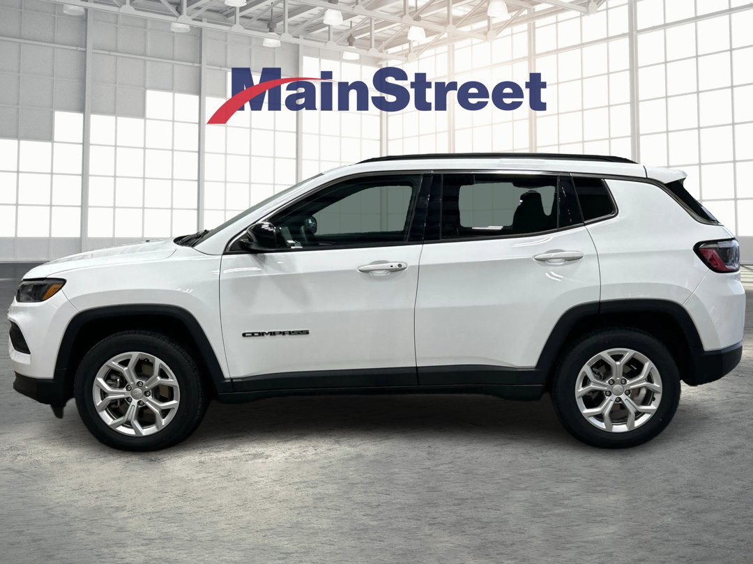 Used 2024 Jeep Compass Latitude with VIN 3C4NJDBN1RT138889 for sale in Lansing, KS