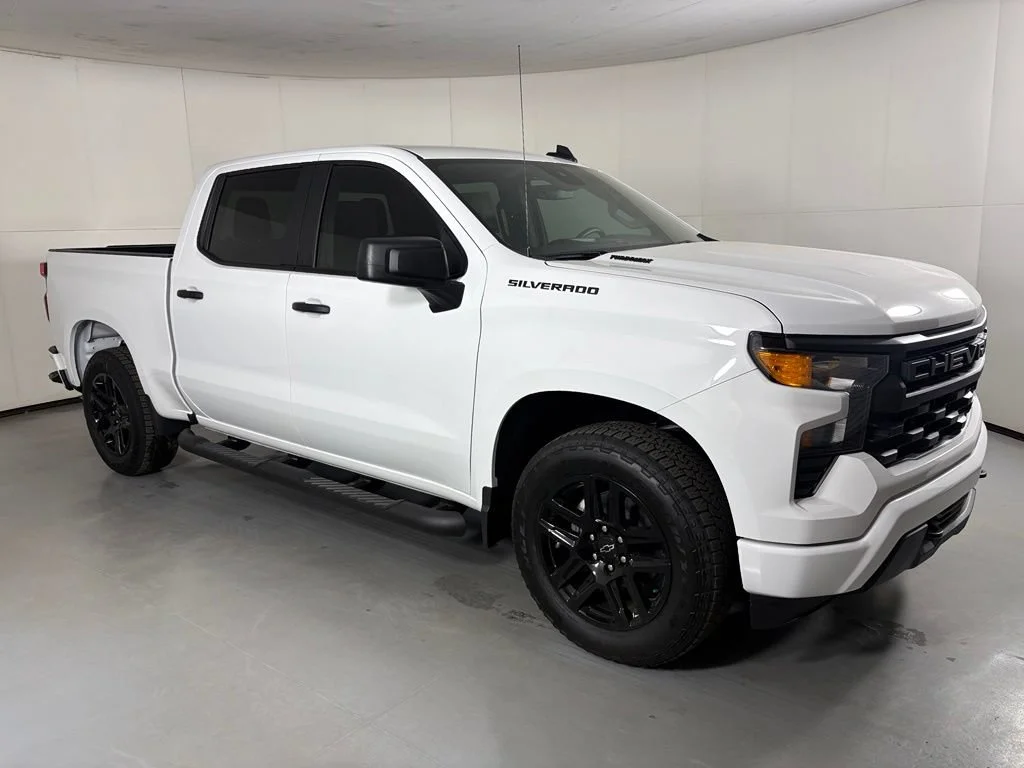 New 2026 Summit White Chevrolet Custom image 2
