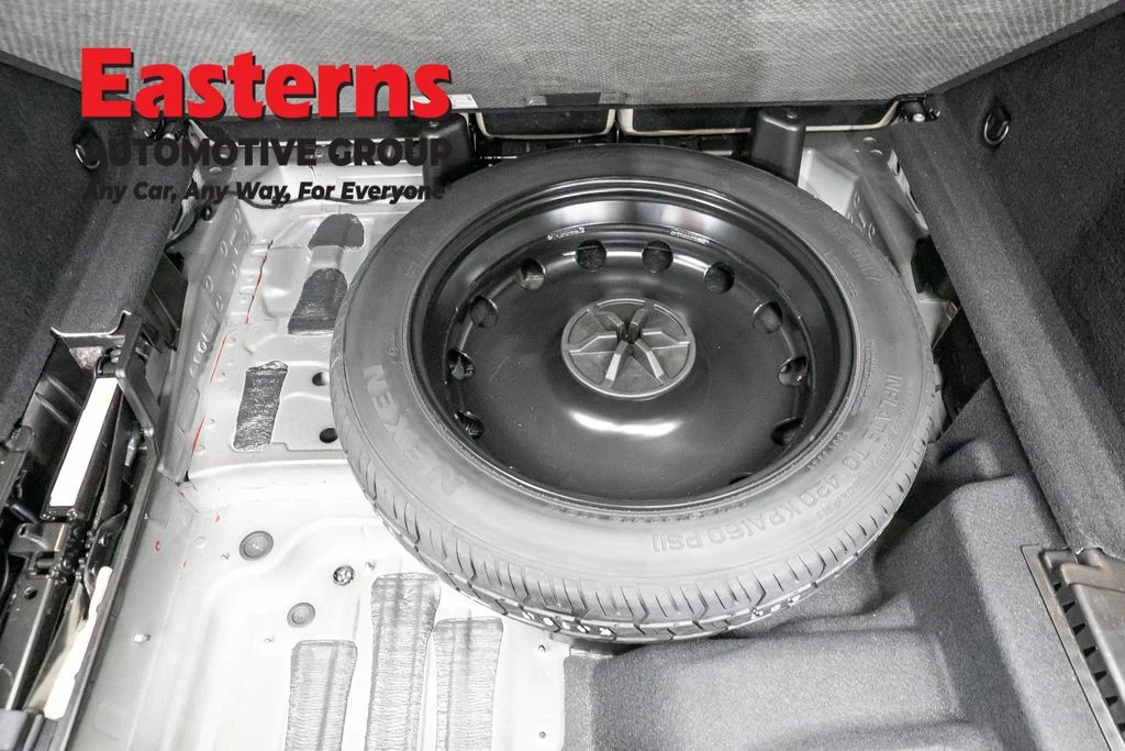 Used 2022 Black Mercedes-Benz GLC 300 image 10