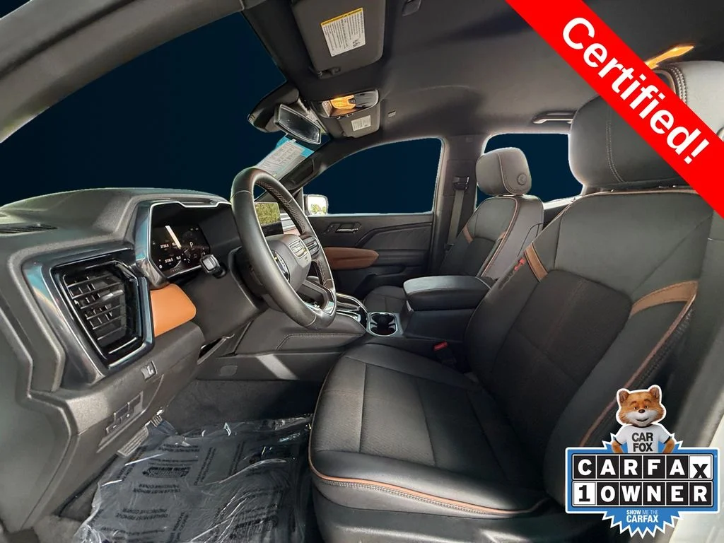 Used 2025 White GMC AT4 image 10
