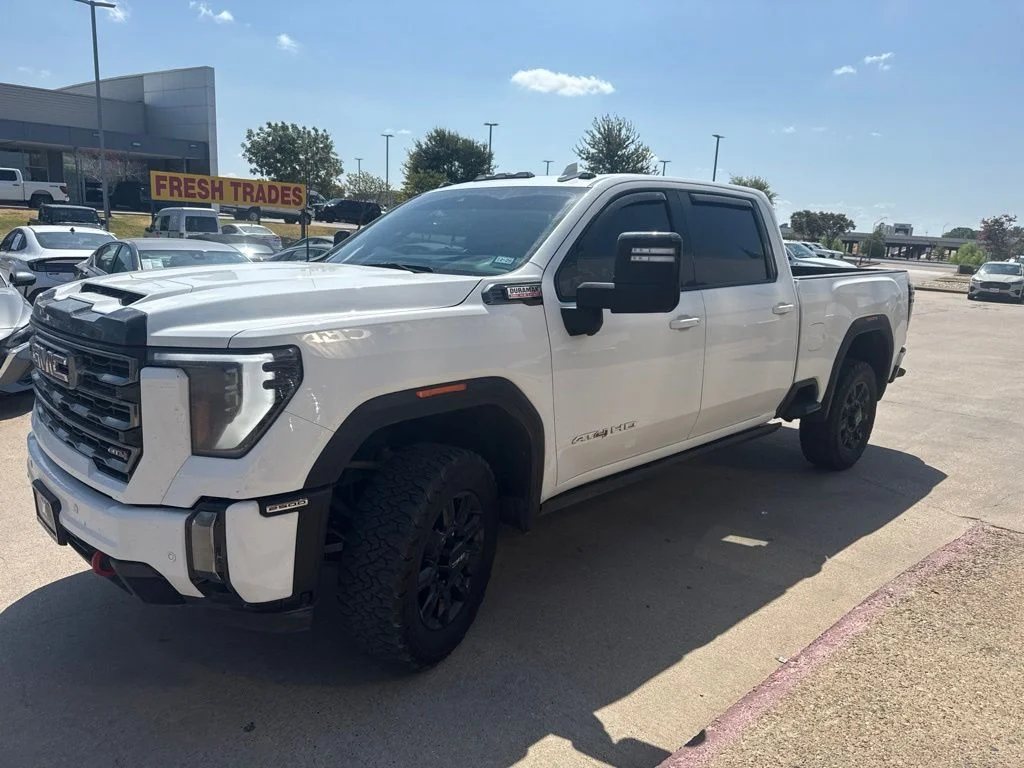 Used 2024 White GMC AT4 image 1