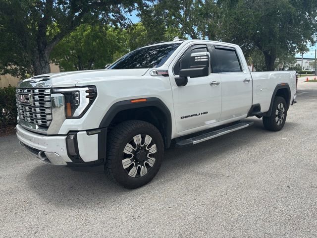 2024 GMC Sierra 4WD Crew Cab Standard Box Denali's photo