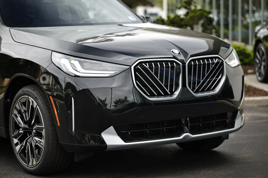 New 2026 Black Sapphire Metallic BMW 30 xDrive image 2