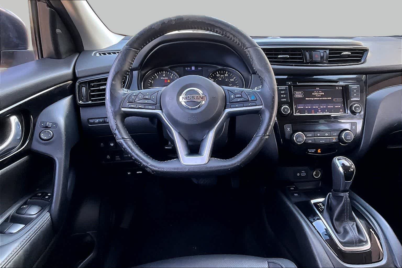 Used 2022 Gun Metallic Nissan SL image 5