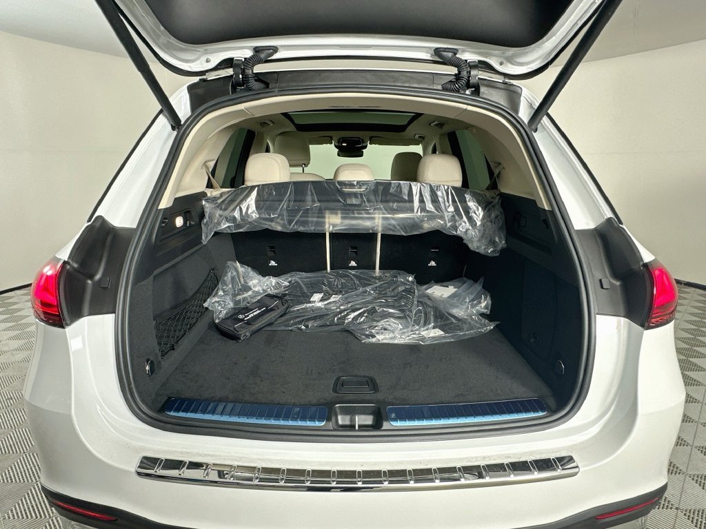 New 2027 MANUFAKTUR Moonlight White Metallic Mercedes-Benz GLE 450 image 27