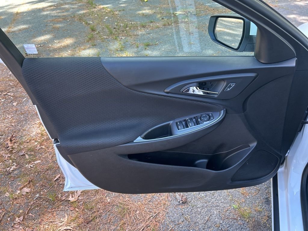 Used 2023 White Chevrolet LT image 14