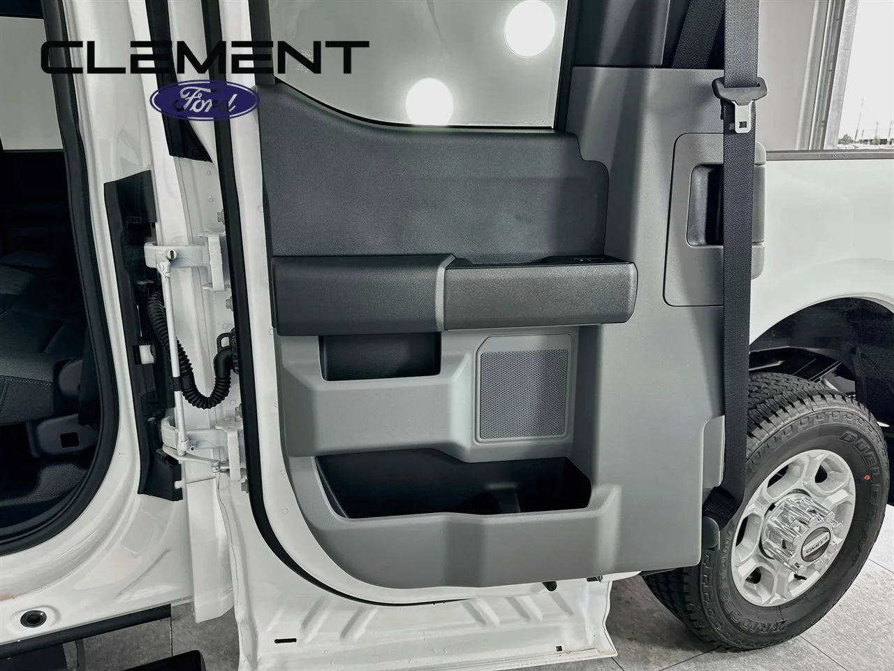 New 2026 Oxford White Ford F-350® XLT image 27