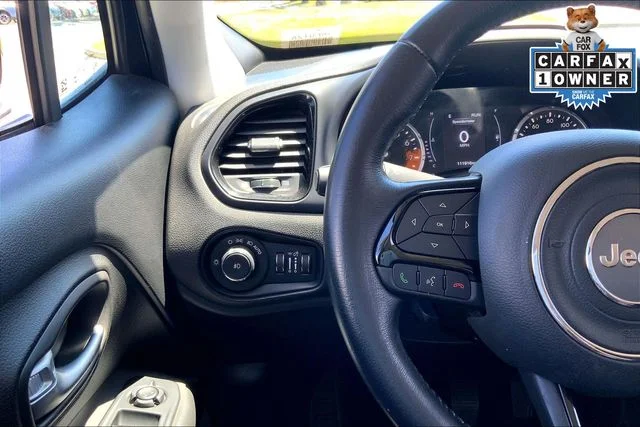 Used 2018 Black Jeep Latitude image 18