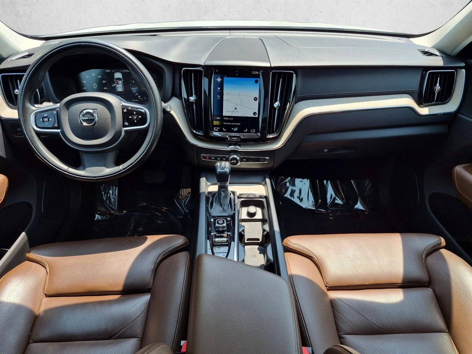 Used 2018 Crystal White Metallic Volvo Inscription image 19