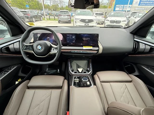 Used 2025 Skyscraper Grey Metallic BMW 30 xDrive image 11