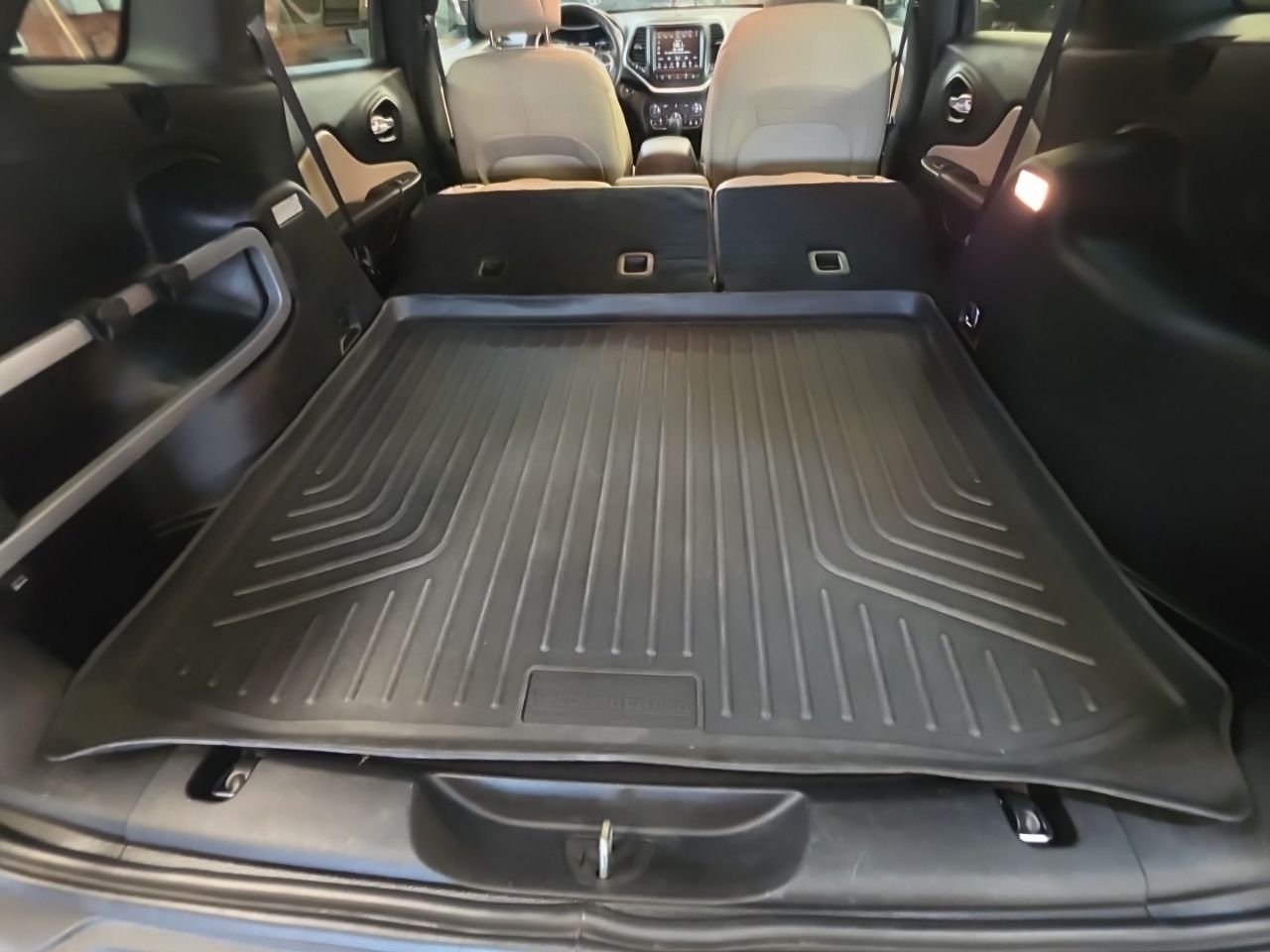 Used 2015 Silver Jeep Limited image 20