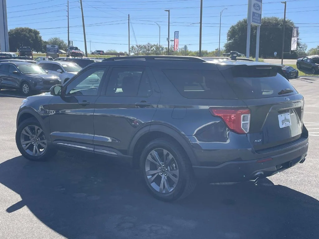 Used 2022 Blue Ford XLT image 5