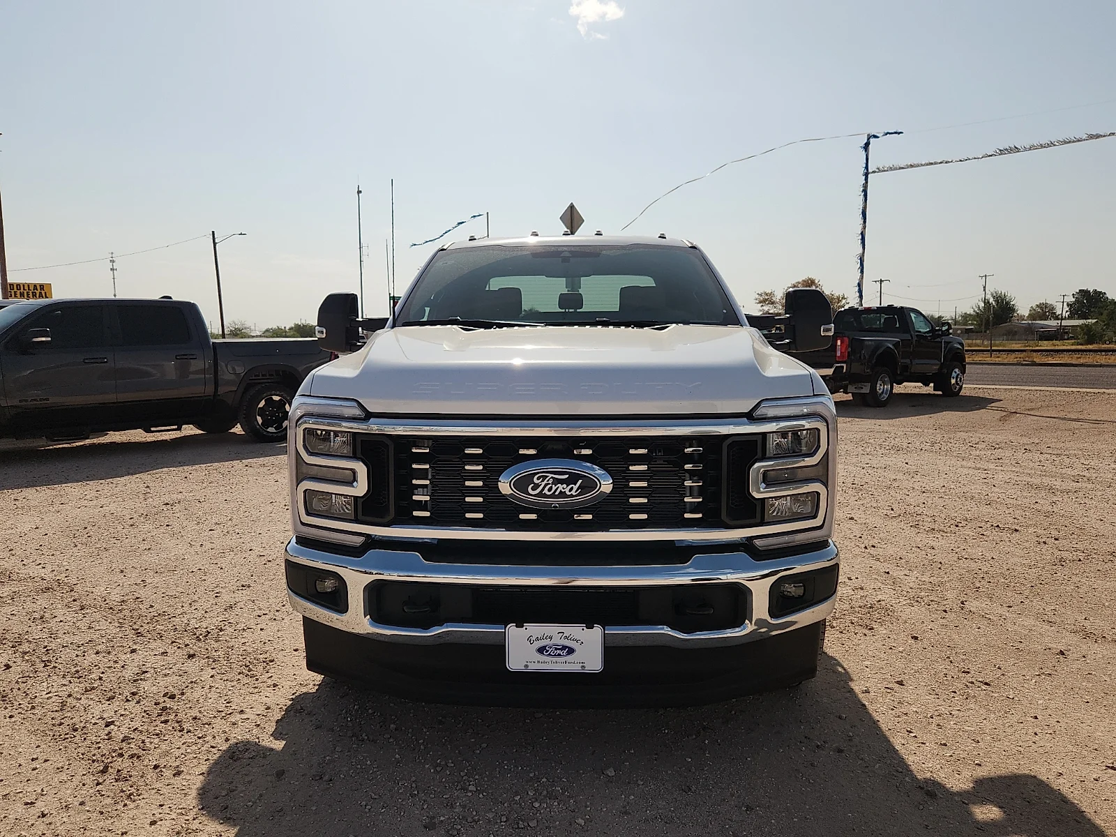 New 2027 Oxford White Ford Lariat image 2