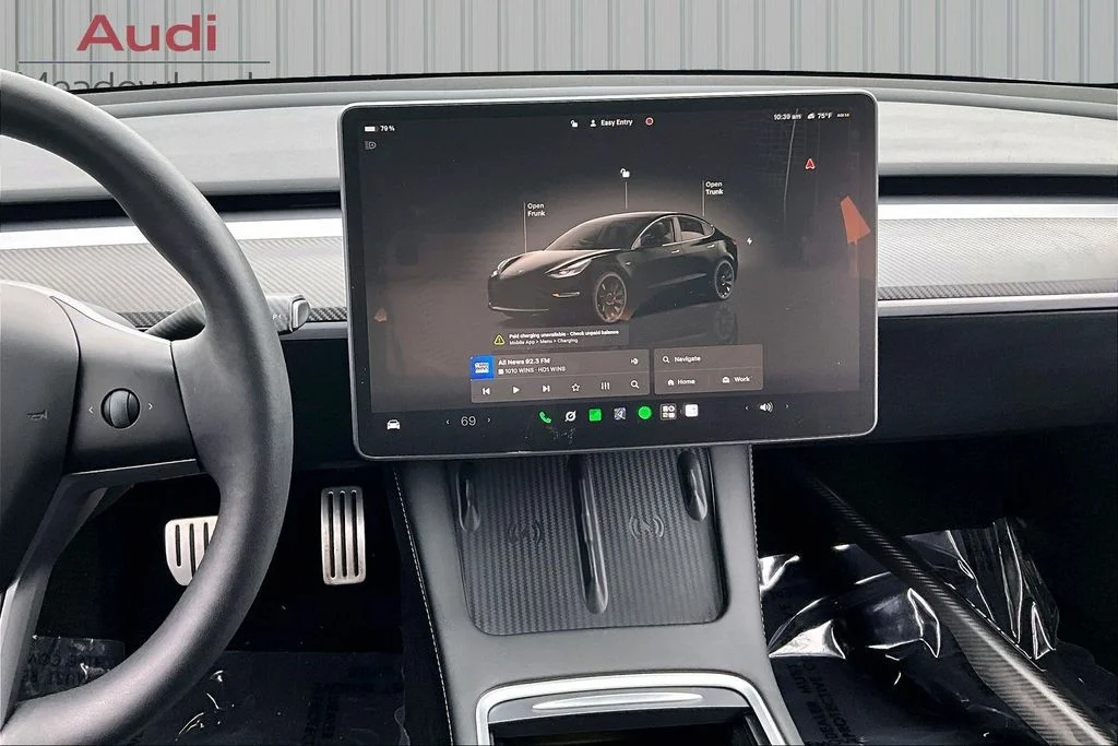Used 2023  Tesla Performance image 9