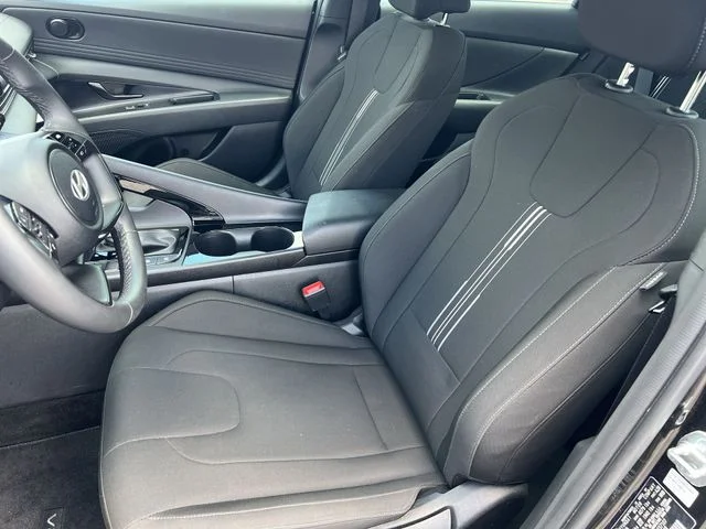 Used 2025 Black Hyundai SEL Sport image 34