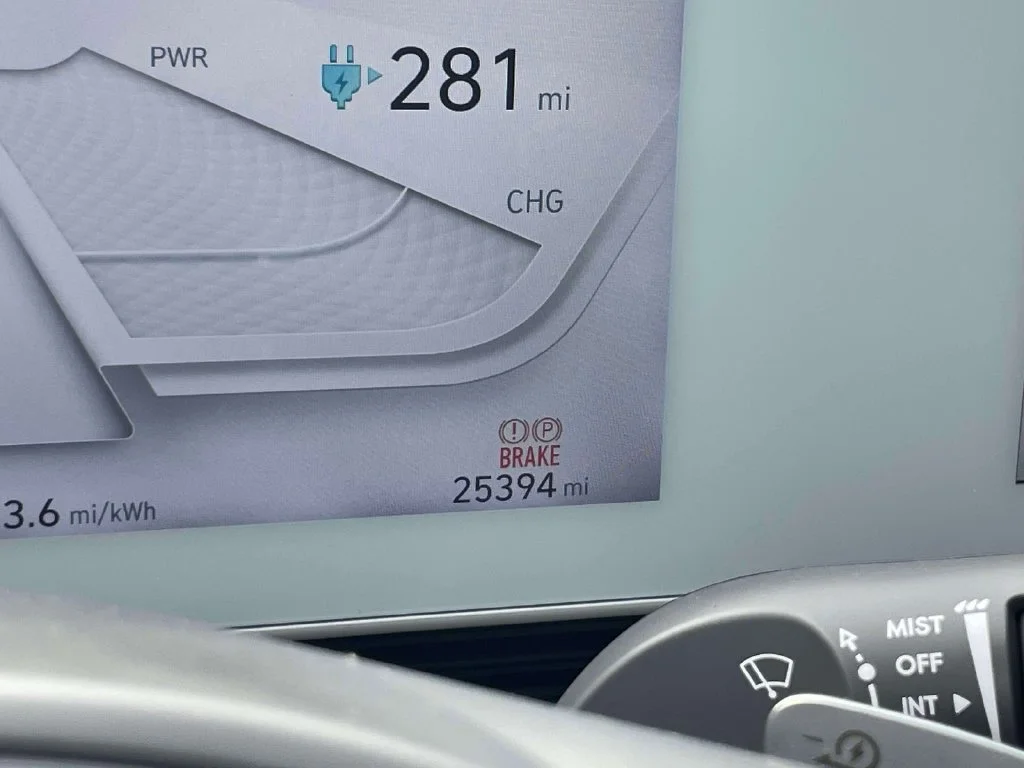 Certified Used 2024 Blue Hyundai SEL image 27