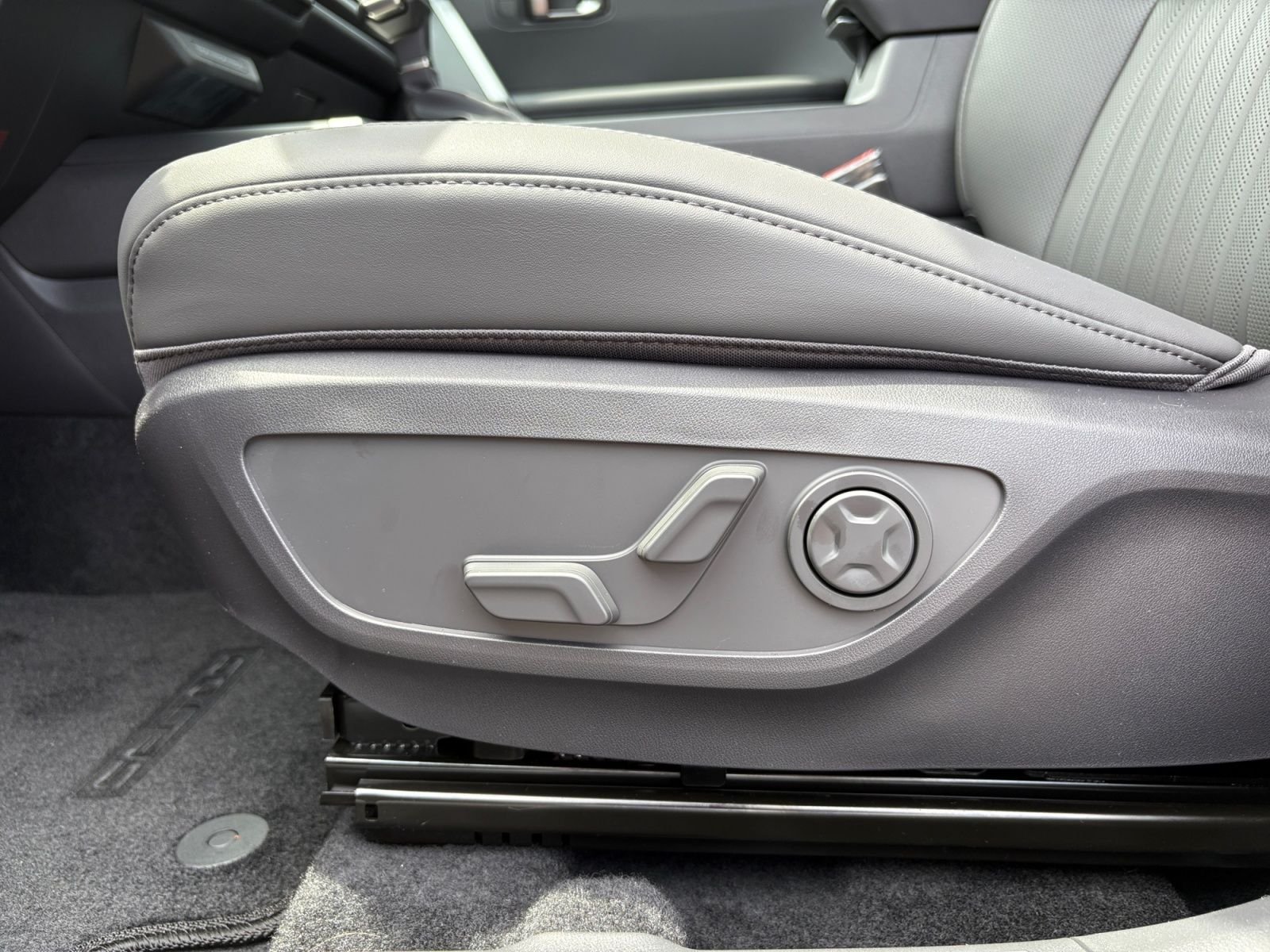 New 2027 Red Kia X-Line image 22