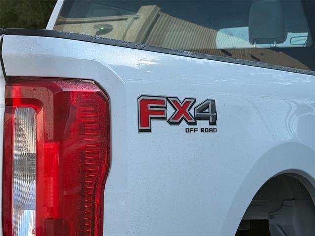 Used 2024 Oxford White Ford XL image 11