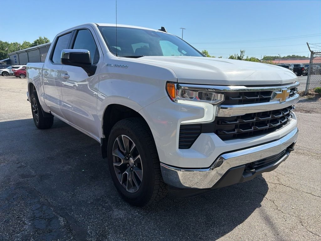 Used 2023 White Chevrolet LT image 7